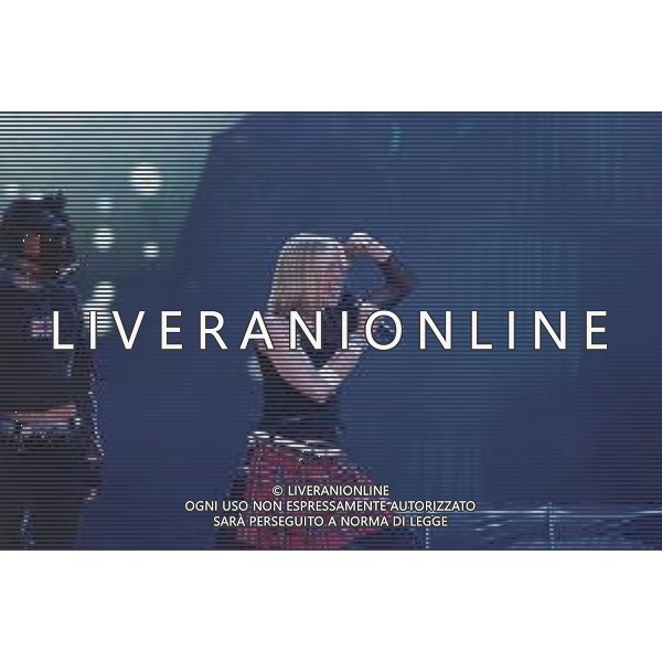 ST-RETROSPETTIVA MADONNA CANTANTE NELLA FOTO MADONNA IN CONCERTO NELL\'ANNO 2001 AG ALDO LIVERANI SAS