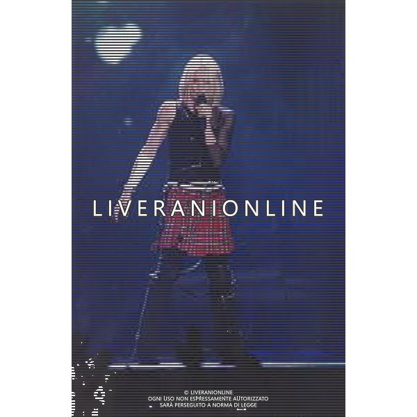 ST-RETROSPETTIVA MADONNA CANTANTE NELLA FOTO MADONNA IN CONCERTO NELL\'ANNO 2001 AG ALDO LIVERANI SAS