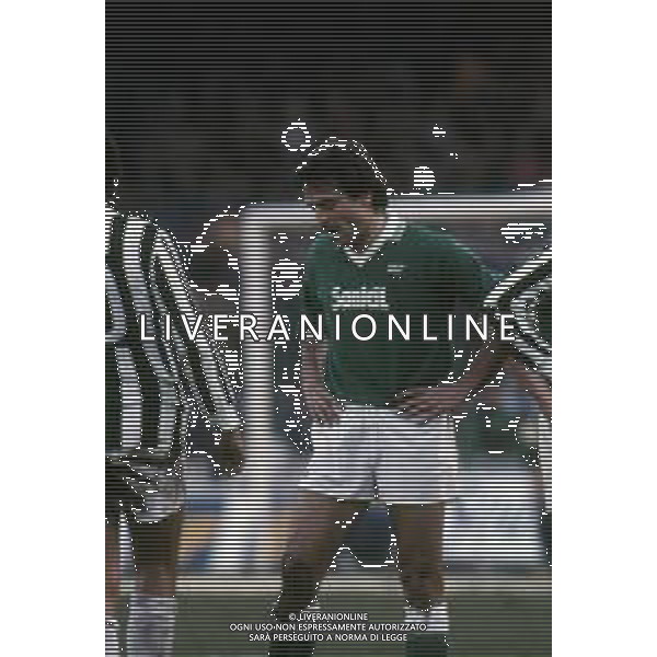 DIAP-RETROSPETTIVA FRANCO COLOMBA CALCIATORE E ALLENATORE NELLA FOTO FRANCO COLOMBA CON LA MAGLIA DELL\'AVELLINO CALCIO AG ALDO LIVERANI SAS