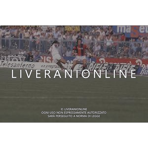 DIAP-RETROSPETTIVA FRANCO COLOMBA CALCIATORE E ALLENATORE NELLA FOTO FRANCO COLOMBA CON LA MAGLIA DEL BOLOGNA CALCIO AG ALDO LIVERANI SAS