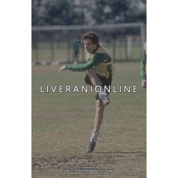 DIAP-RETROSPETTIVA FRANCO COLOMBA CALCIATORE E ALLENATORE NELLA FOTO FRANCO COLOMBA CON LA MAGLIA DELL\'AVELLINO CALCIO AG ALDO LIVERANI SAS