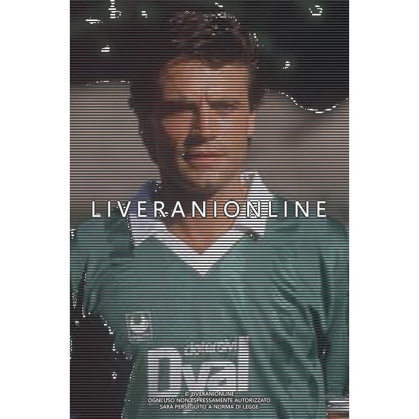 DIAP-RETROSPETTIVA FRANCO COLOMBA CALCIATORE E ALLENATORE NELLA FOTO FRANCO COLOMBA CON LA MAGLIA DELL\'AVELLINO CALCIO AG ALDO LIVERANI SAS