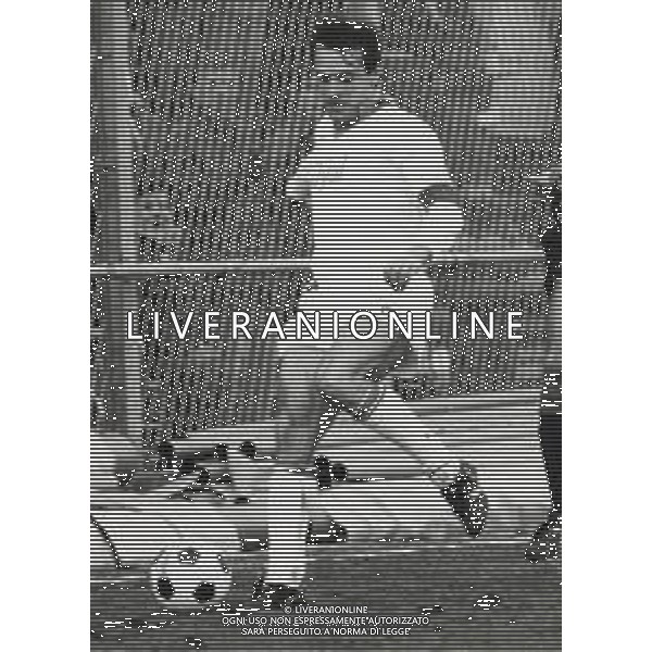 ST-RETROSPETTIVA FRANCO COLOMBA CALCIATORE E ALLENATORE NELLA FOTO FRANCO COLOMBA CON LA AMGLIA DELL\'AVELLINO CALCIO ANNO 1986-87 AG ALDO LIVERANI SAS