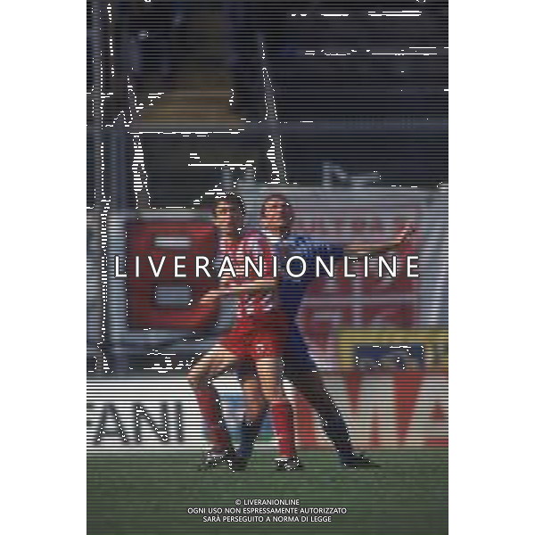 DIAP-RETROSPETTIVA ENRICO CHIESA CALCIATORE NELLA FOTO ENRICO CHIESA CON LA MAGLIA DELLA CREMONESE NELL\'ANNO 1994-1995 AG ALDO LIVERANI SAS