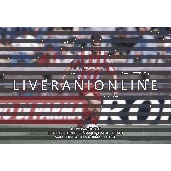 DIAP-RETROSPETTIVA ENRICO CHIESA CALCIATORE NELLA FOTO ENRICO CHIESA CON LA MAGLIA DELLA CREMONESE NELL\'ANNO 1994-1995 AG ALDO LIVERANI SAS