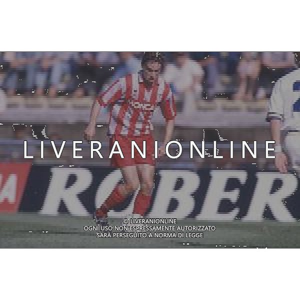 DIAP-RETROSPETTIVA ENRICO CHIESA CALCIATORE NELLA FOTO ENRICO CHIESA CON LA MAGLIA DELLA CREMONESE NELL\'ANNO 1994-1995 AG ALDO LIVERANI SAS