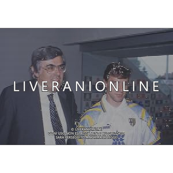 DIAP-RETROSPETTIVA ENRICO CHIESA CALCIATORE NELLA FOTO ENRICO CHIESA PRESENTAZIONE AL PARMA CALCIO NELL\'ANNO 1996 CON GIORGIO PEDRANESCHI AG ALDO LIVERANI SAS