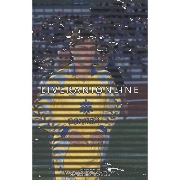 DIAP-RETROSPETTIVA ENRICO CHIESA CALCIATORE NELLA FOTO ENRICO CHIESA CON LA MAGLIA DEL PARMA CALCIO NELL\'ANNO 1997-1998 AG ALDO LIVERANI SAS