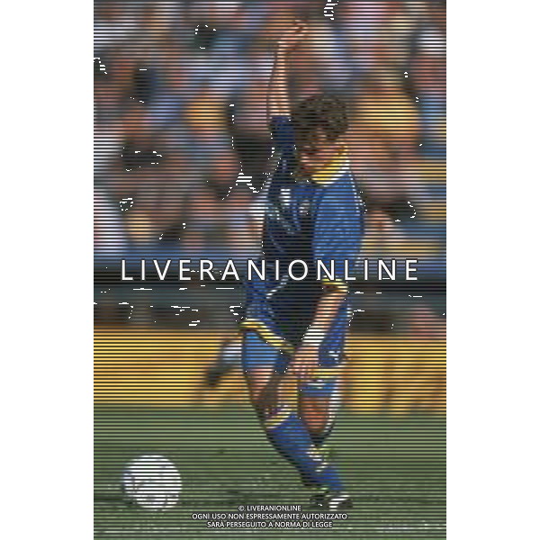 DIAP-RETROSPETTIVA ENRICO CHIESA CALCIATORE NELLA FOTO ENRICO CHIESA CON LA MAGLIA DEL PARMA CALCIO NELL\'ANNO 1997-1998 AG ALDO LIVERANI SAS