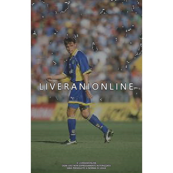 DIAP-RETROSPETTIVA ENRICO CHIESA CALCIATORE NELLA FOTO ENRICO CHIESA CON LA MAGLIA DEL PARMA CALCIO NELL\'ANNO 1997-1998 AG ALDO LIVERANI SAS