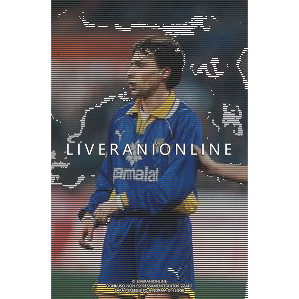 DIAP-RETROSPETTIVA ENRICO CHIESA CALCIATORE NELLA FOTO ENRICO CHIESA CON LA MAGLIA DEL PARMA CALCIO NELL\'ANNO 1997-1998 AG ALDO LIVERANI SAS
