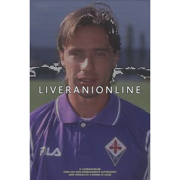 DIAP-RETROSPETTIVA ENRICO CHIESA CALCIATORE NELLA FOTO ENRICO CHIESA CON LA MAGLIA DEL FIORENTINA CALCIO NELL\'ANNO 1999-2000 AG ALDO LIVERANI SAS 