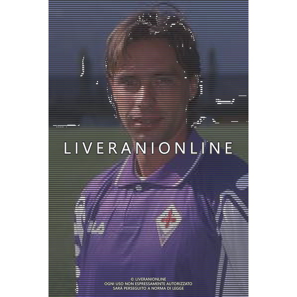 DIAP-RETROSPETTIVA ENRICO CHIESA CALCIATORE NELLA FOTO ENRICO CHIESA CON LA MAGLIA DEL FIORENTINA CALCIO NELL\'ANNO 1999-2000 AG ALDO LIVERANI SAS 
