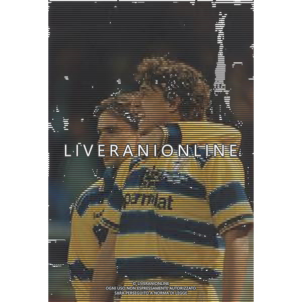 DIAP-RETROSPETTIVA ENRICO CHIESA CALCIATORE NELLA FOTO ENRICO CHIESA CON LA MAGLIA DEL PARMA CALCIO CON HERNAN CRESPO AG ALDO LIVERANI SAS