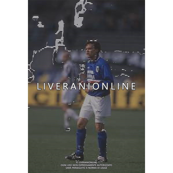 DIAP-RETROSPETTIVA ENRICO CHIESA CALCIATORE NELLA FOTO ENRICO CHIESA CON LA MAGLIA DELLA SAMPDORIA CALCIO AG ALDO LIVERANI SAS 