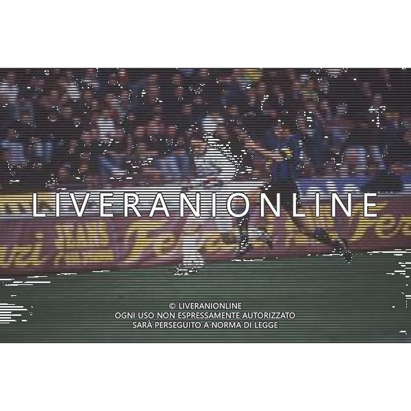 DIAP-RETROSPETTIVA ENRICO CHIESA CALCIATORE NELLA FOTO ENRICO CHIESA CON LA MAGLIA DELLA SAMPDORIA CALCIO AG ALDO LIVERANI SAS 