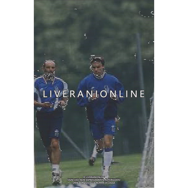 DIAP-RETROSPETTIVA ENRICO CHIESA CALCIATORE NELLA FOTO ENRICO CHIESA CON LA MAGLIA DELLA NAZIONALE ITALIANA NELL\'ANNO 1996 AG ALDO LIVERANI SAS