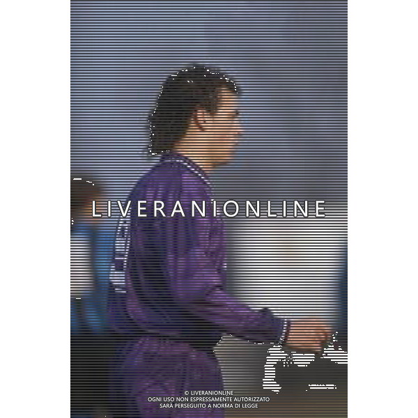 DIAP-RETROSPETTIVA EDY BAGGIO CALCIATORE NELLA FOTO EDY BAGGIO CON LA MAGLIA DELLA FIORENTINA CALCIO NELL\'ANNO 1992-93 AG ALDO LIVERANI SAS