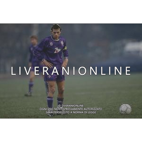 DIAP-RETROSPETTIVA EDY BAGGIO CALCIATORE NELLA FOTO EDY BAGGIO CON LA MAGLIA DELLA FIORENTINA CALCIO NELL\'ANNO 1992-93 AG ALDO LIVERANI SAS