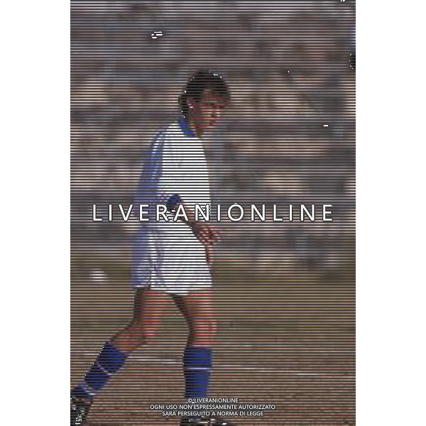 DIAP-RETROSPETTIVA EDY BAGGIO CALCIATORE NELLA FOTO EDY BAGGIO CON LA MAGLIA DELLA NAZIONALE ITALIANA UNDER 16 NELL\'ANNO 1990-1991 AG ALDO LIVERANI SAS