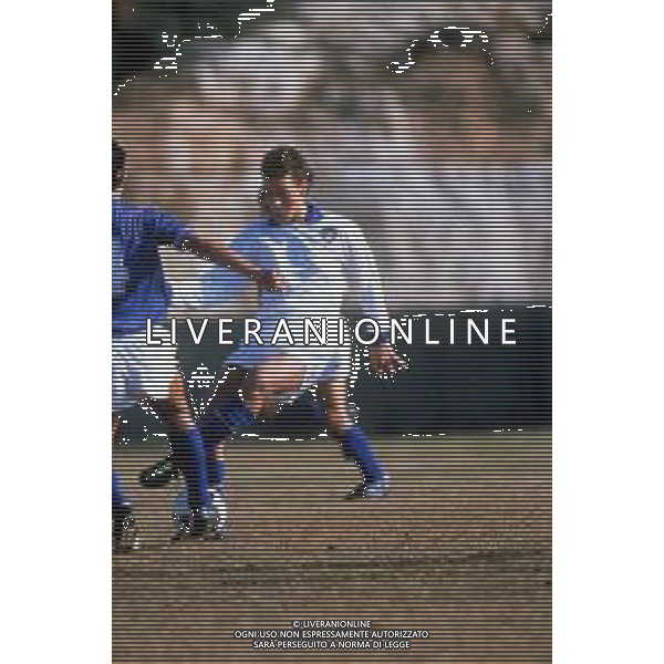 DIAP-RETROSPETTIVA EDY BAGGIO CALCIATORE NELLA FOTO EDY BAGGIO CON LA MAGLIA DELLA NAZIONALE ITALIANA UNDER 16 NELL\'ANNO 1990-1991 AG ALDO LIVERANI SAS