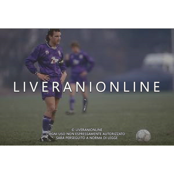 DIAP-RETROSPETTIVA EDY BAGGIO CALCIATORE NELLA FOTO EDY BAGGIO CON LA MAGLIA DELLA FIORENTINA CALCIO NELL\'ANNO 1992-93 AG ALDO LIVERANI SAS