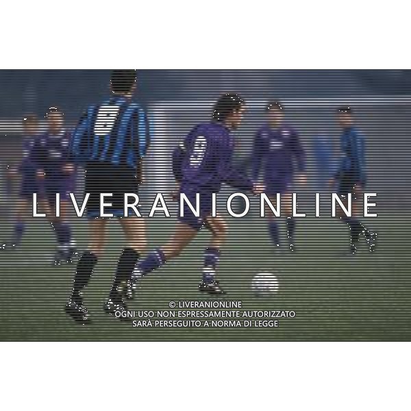 DIAP-RETROSPETTIVA EDY BAGGIO CALCIATORE NELLA FOTO EDY BAGGIO CON LA MAGLIA DELLA FIORENTINA CALCIO NELL\'ANNO 1992-93 AG ALDO LIVERANI SAS