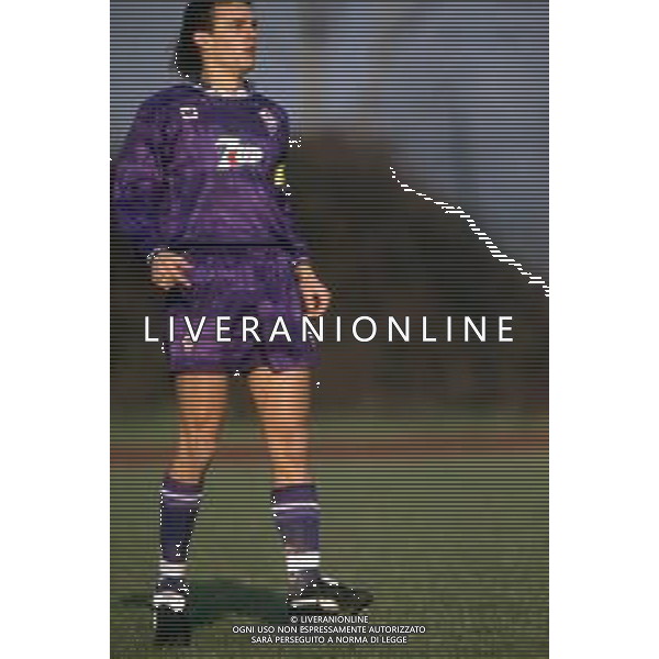 DIAP-RETROSPETTIVA EDY BAGGIO CALCIATORE NELLA FOTO EDY BAGGIO CON LA MAGLIA DELLA FIORENTINA CALCIO NELL\'ANNO 1992-93 AG ALDO LIVERANI SAS