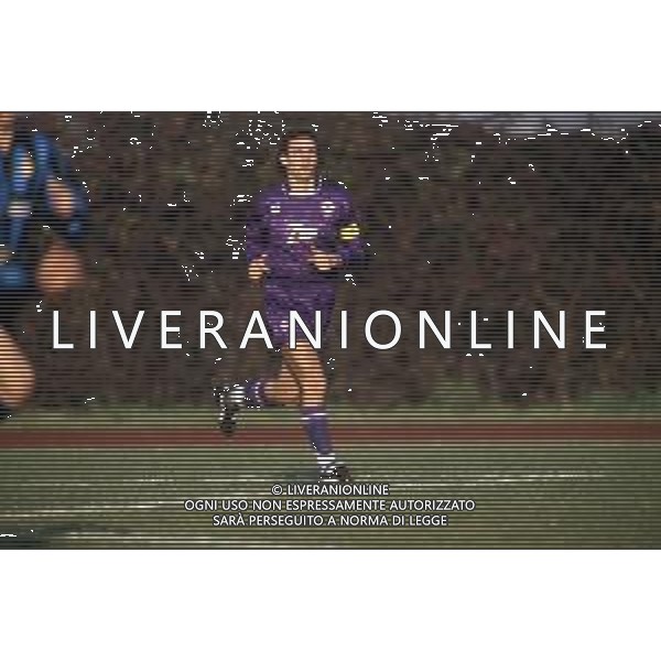 DIAP-RETROSPETTIVA EDY BAGGIO CALCIATORE NELLA FOTO EDY BAGGIO CON LA MAGLIA DELLA FIORENTINA CALCIO NELL\'ANNO 1992-93 AG ALDO LIVERANI SAS