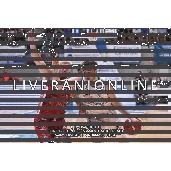 TVRG Cantù vs Rimini nella foto Justin Johnson (Rimini) e Grant Basile (Cantù) Acqua San Bernardo Cantu\' vs Rivierabanca Basket Rimini Desio (MB) 13-06-2025 PalaFitLine Campionato Serie A2 - gara 3 finale playoff promozione in Serie A foto Roberto Garavaglia/Agenzia Aldo Liverani sas