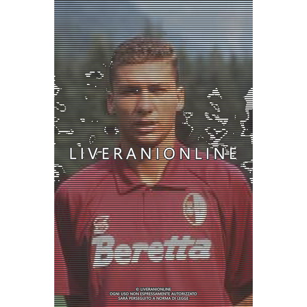 DIAP-RETROSPETTIVA SANDRO COIS CALCIATORE NELLA FOTO SANDRO COIS CON LA MAGLIA DEL TORINO CALCIO NELL\'ANNO 1992 AG ALDO LIVERANI SAS