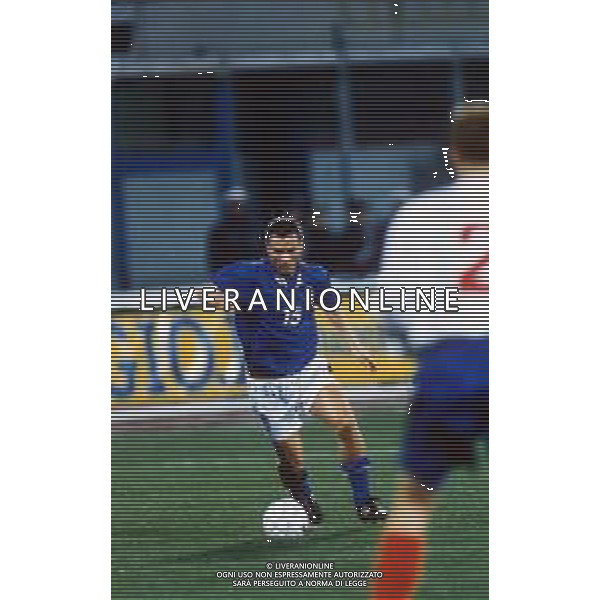 DIAP-RETROSPETTIVA SANDRO COIS CALCIATORE NELLA FOTO SANDRO COIS CON LA MAGLIA DELLA NAZIONALE ITALIANA AG ALDO LIVERANI SAS