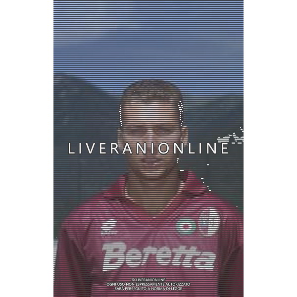 DIAP-RETROSPETTIVA SANDRO COIS CALCIATORE NELLA FOTO SANDRO COIS CON LA MAGLIA DEL TORINO CALCIO NELL\'ANNO 1993-94 AG ALDO LIVERANI SAS