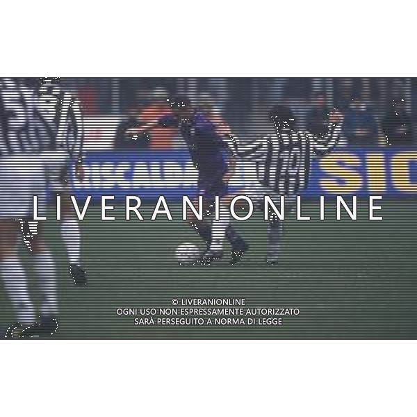 DIAP-RETROSPETTIVA SANDRO COIS CALCIATORE NELLA FOTO SANDRO COIS CON LA MAGLIA DELLA FIORENTINA CALCIO ANNO 1994-95 AG ALDO LIVERANI SAS