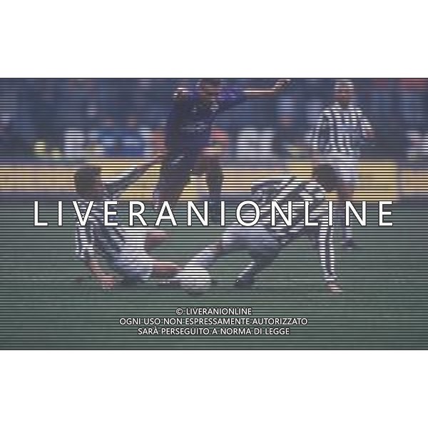 DIAP-RETROSPETTIVA SANDRO COIS CALCIATORE NELLA FOTO SANDRO COIS CON LA MAGLIA DELLA FIORENTINA CALCIO ANNO 1994-95 AG ALDO LIVERANI SAS