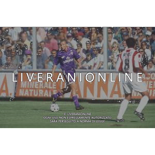 DIAP-RETROSPETTIVA SANDRO COIS CALCIATORE NELLA FOTO SANDRO COIS CON LA MAGLIA DELLA FIORENTINA CALCIO AG ALDO LIVERANI SAS
