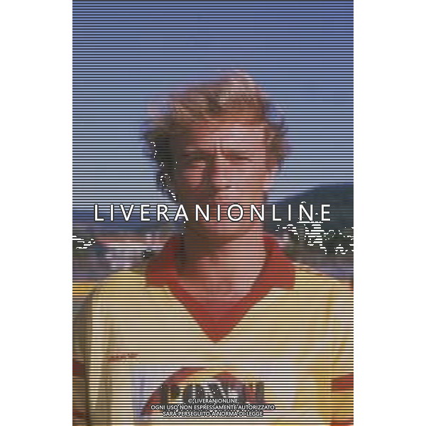 DIAP-RETROSPETTIVA PAOLO BENEDETTI CALCIATORE NELLA FOTO PAOLO BENEDETTI CON LA MAGLIA DEL LECCE CALCIO 1988 AG ALDO LIVERANI SAS 
