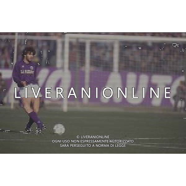 DIAP-RETROSPETTIVA MARIO FACCENDA CALCIATORE NELLA FOTO MARIO FACCENDA CON LA MAGLIA DELLA FIORENTINA CALCIO AG ALDO LIVERANI SAS