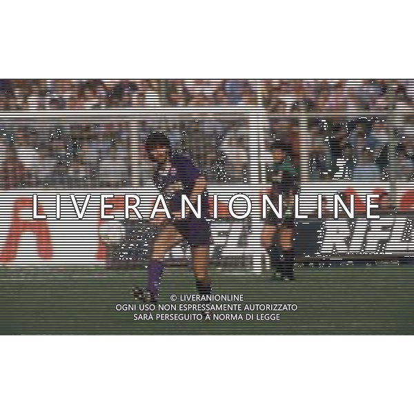 DIAP-RETROSPETTIVA MARIO FACCENDA CALCIATORE NELLA FOTO MARIO FACCENDA CON LA MAGLIA DELLA FIORENTINA CALCIO AG ALDO LIVERANI SAS