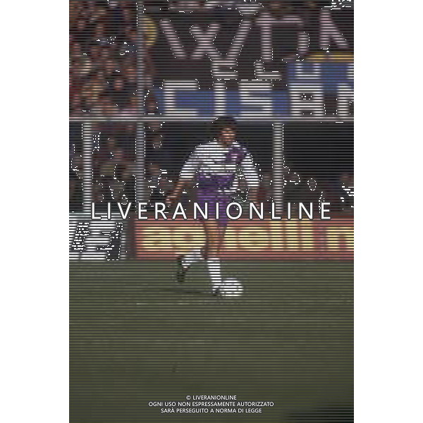 DIAP-RETROSPETTIVA MARIO FACCENDA CALCIATORE NELLA FOTO MARIO FACCENDA CON LA MAGLIA DELLA FIORENTINA CALCIO AG ALDO LIVERANI SAS