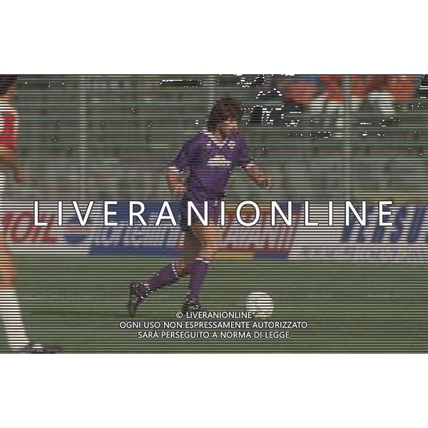 DIAP-RETROSPETTIVA MARIO FACCENDA CALCIATORE NELLA FOTO MARIO FACCENDA CON LA MAGLIA DELLA FIORENTINA CALCIO AG ALDO LIVERANI SAS