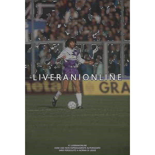 DIAP-RETROSPETTIVA MARIO FACCENDA CALCIATORE NELLA FOTO MARIO FACCENDA CON LA MAGLIA DELLA FIORENTINA CALCIO AG ALDO LIVERANI SAS