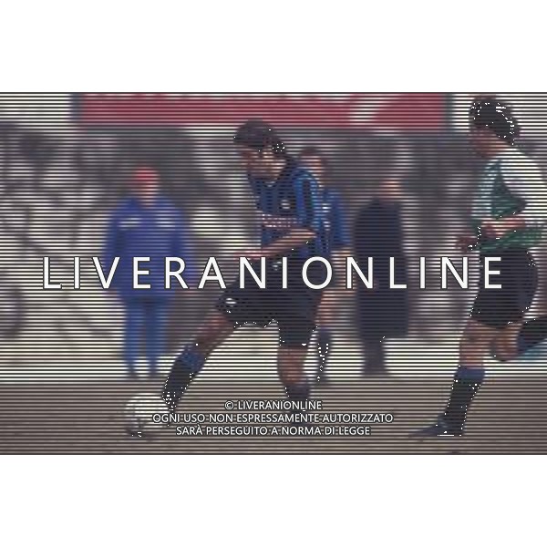 DIAP-RETROSPETTIVA TEBALDO BIGLIARDI CALCIATORE NELLA FOO TEBALDO BIGLIARDI CON LA MAGLIA DELL\'ATALANTA CALCIO NELL\'ANNO 1990-1991 AG ALDO LIVERANI SAS