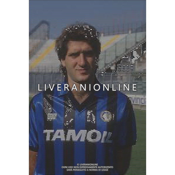 DIAP-RETROSPETTIVA TEBALDO BIGLIARDI CALCIATORE NELLA FOO TEBALDO BIGLIARDI CON LA MAGLIA DELL\'ATALANTA CALCIO NELL\'ANNO 1990-1991 AG ALDO LIVERANI SAS