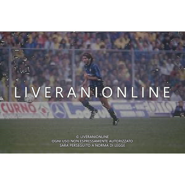 DIAP-RETROSPETTIVA TEBALDO BIGLIARDI CALCIATORE NELLA FOO TEBALDO BIGLIARDI CON LA MAGLIA DELL\'ATALANTA CALCIO NELL\'ANNO 1991-1992 AG ALDO LIVERANI SAS
