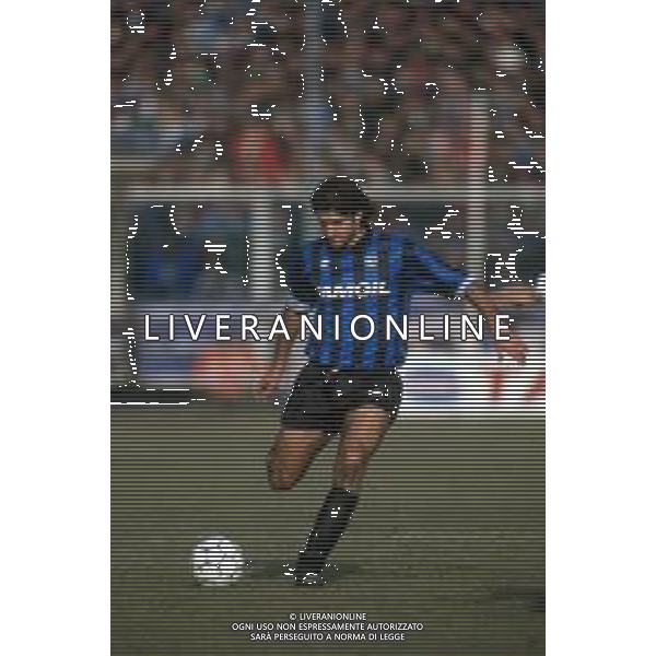 DIAP-RETROSPETTIVA TEBALDO BIGLIARDI CALCIATORE NELLA FOO TEBALDO BIGLIARDI CON LA MAGLIA DELL\'ATALANTA CALCIO NELL\'ANNO 1991-1992 AG ALDO LIVERANI SAS