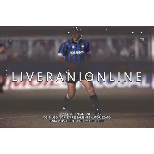 DIAP-RETROSPETTIVA TEBALDO BIGLIARDI CALCIATORE NELLA FOO TEBALDO BIGLIARDI CON LA MAGLIA DELL\'ATALANTA CALCIO NELL\'ANNO 1991-1992 AG ALDO LIVERANI SAS