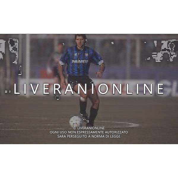 DIAP-RETROSPETTIVA TEBALDO BIGLIARDI CALCIATORE NELLA FOO TEBALDO BIGLIARDI CON LA MAGLIA DELL\'ATALANTA CALCIO NELL\'ANNO 1991-1992 AG ALDO LIVERANI SAS