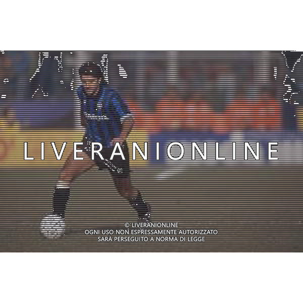 DIAP-RETROSPETTIVA TEBALDO BIGLIARDI CALCIATORE NELLA FOO TEBALDO BIGLIARDI CON LA MAGLIA DELL\'ATALANTA CALCIO NELL\'ANNO 1991-1992 AG ALDO LIVERANI SAS