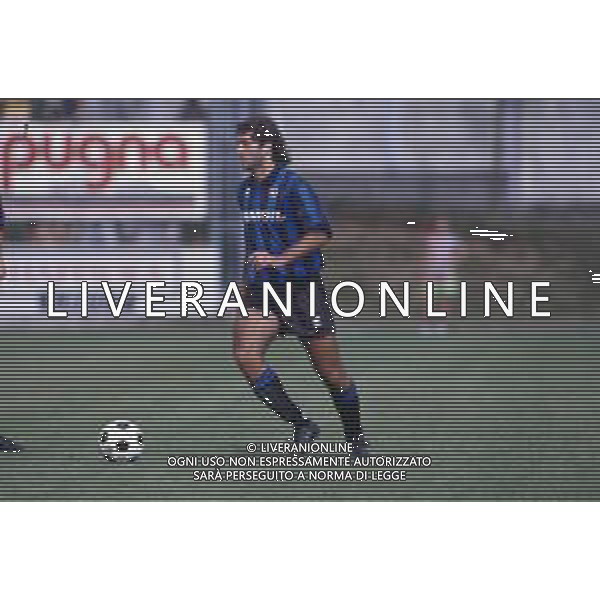 DIAP-RETROSPETTIVA TEBALDO BIGLIARDI CALCIATORE NELLA FOO TEBALDO BIGLIARDI CON LA MAGLIA DELL\'ATALANTA CALCIO NELL\'ANNO 1991-1992 AG ALDO LIVERANI SAS